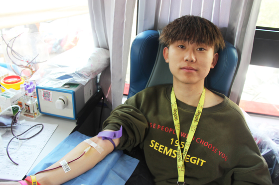 飛揚熱血青春  匯集愛心洪流——安康學院積極開展冬季獻血活動