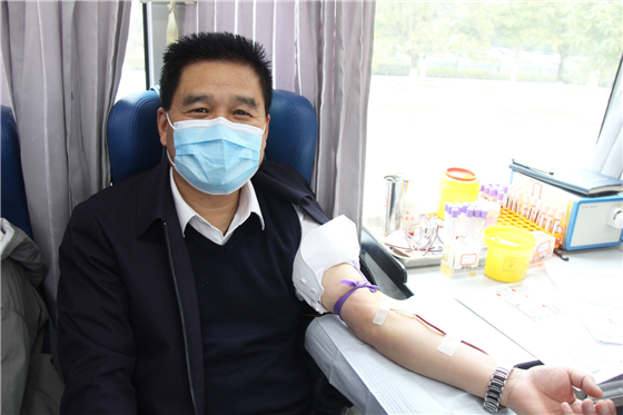 人民警察一心為民，捋袖捐血鐵血柔情——安康市公安局積極開展冬季獻(xiàn)血活動